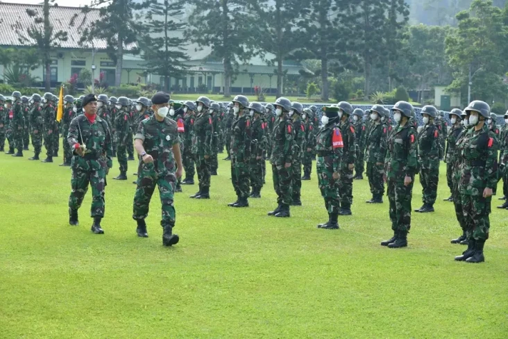 Dibuka Laksdya TNI Amarulla...