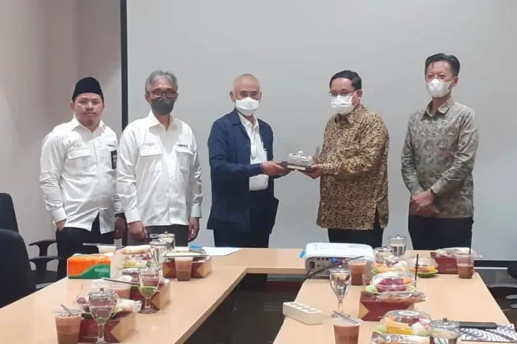 Jalin Kerja Sama Investasi,...