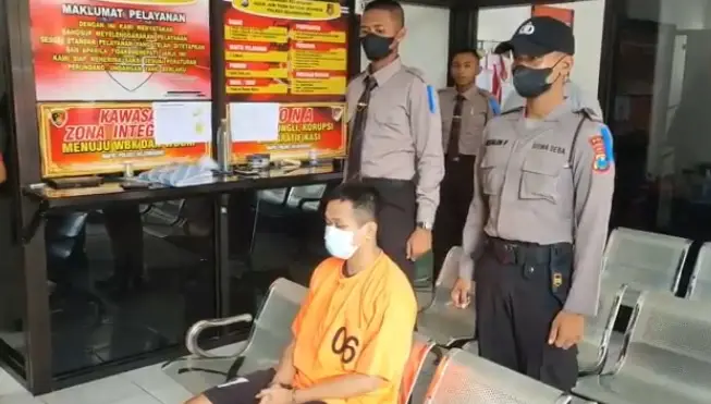 Pemuda Ini Nekat Curi...