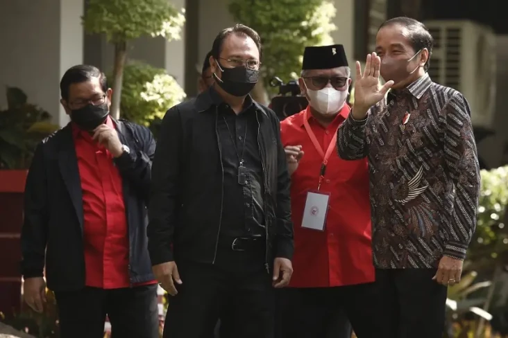 Hadiri Rakernas PDIP,...