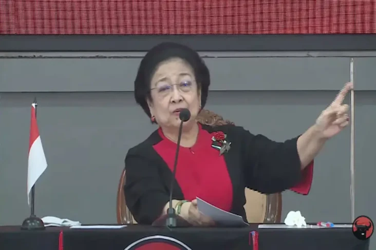Kelakar Megawati Dijejali...