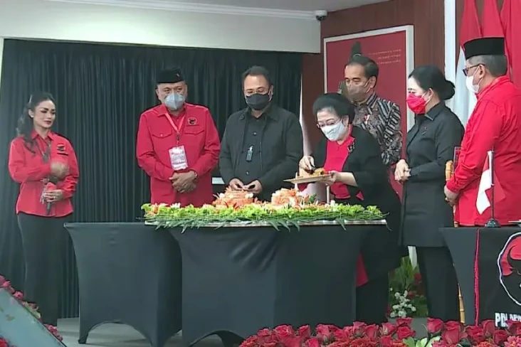 Jokowi Ultah ke-61,...