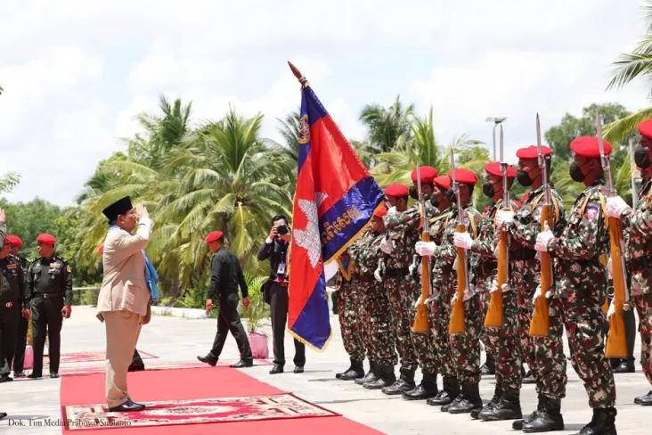 Kunjungi Kopassus Kamboja,...