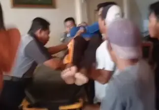Tersambar Petir, Buruh...