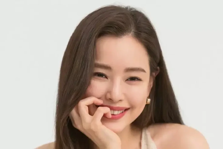 Honey Lee Melahirkan...