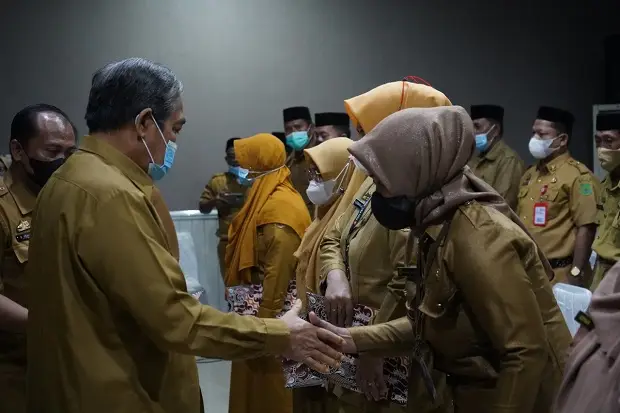 50 Kepala Sekolah di...