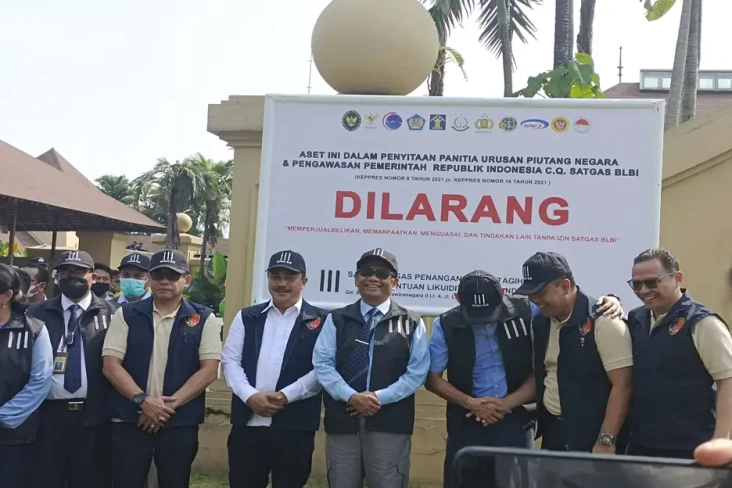Lapangan Golf dan 2...