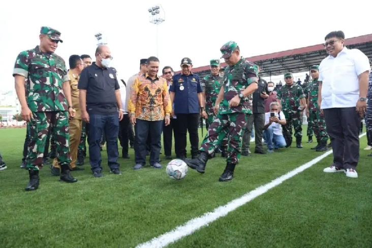 Resmikan Lapangan Sepakbola...