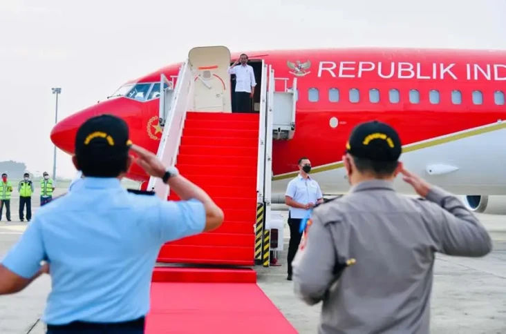 Jokowi Tinjau Persemaian...