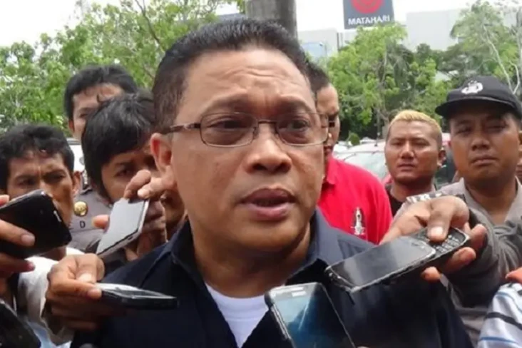 Profil Irjen Helmy Santika,...