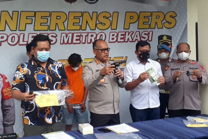 Bermodal Pistol Mainan,...