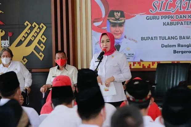 Bupati Winarti Gelar...