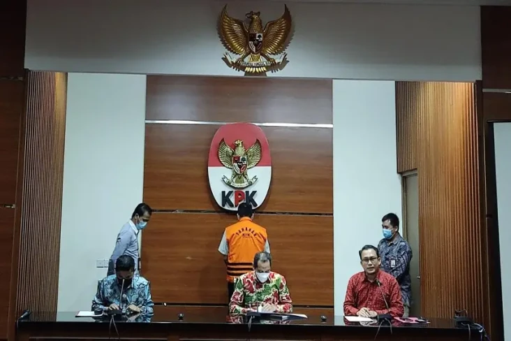 KPK Beberkan Peran 2...
