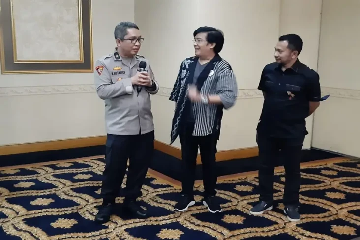 Peringati HUT ke-76...