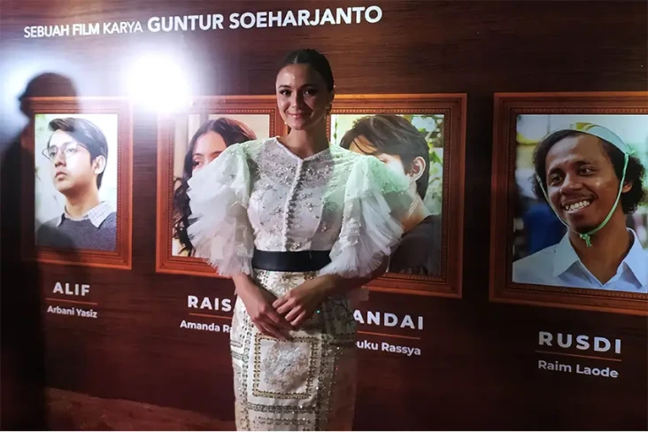 Amanda Rawles Tertantang...