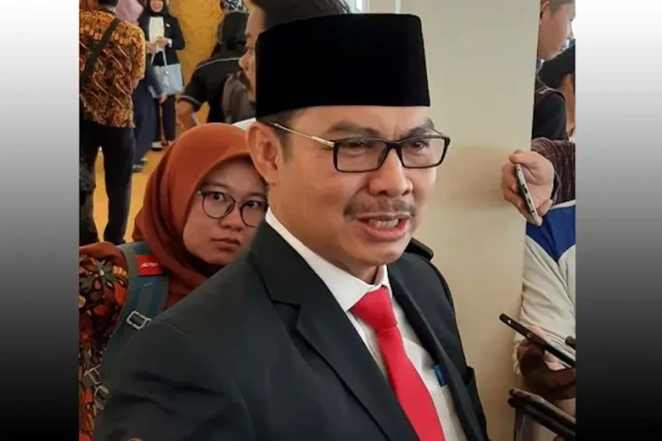 Bukan Air Galon, Kepala...