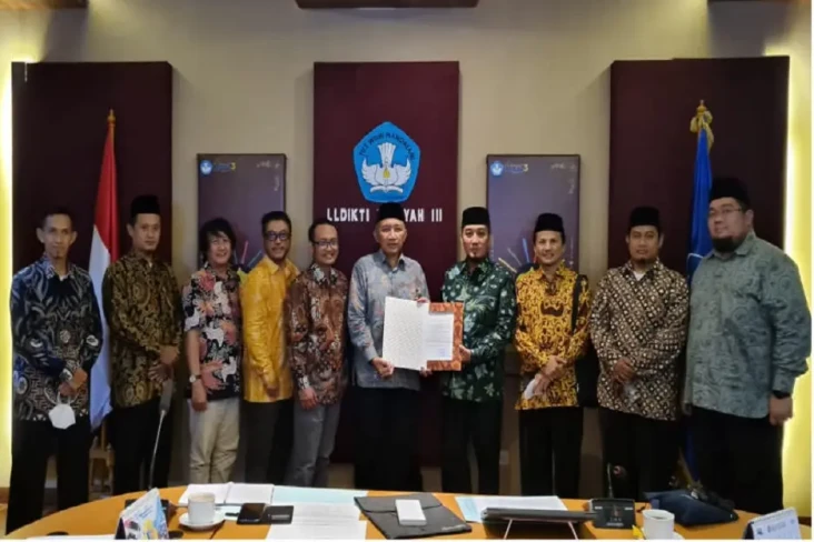 Universitas Darunnajah...