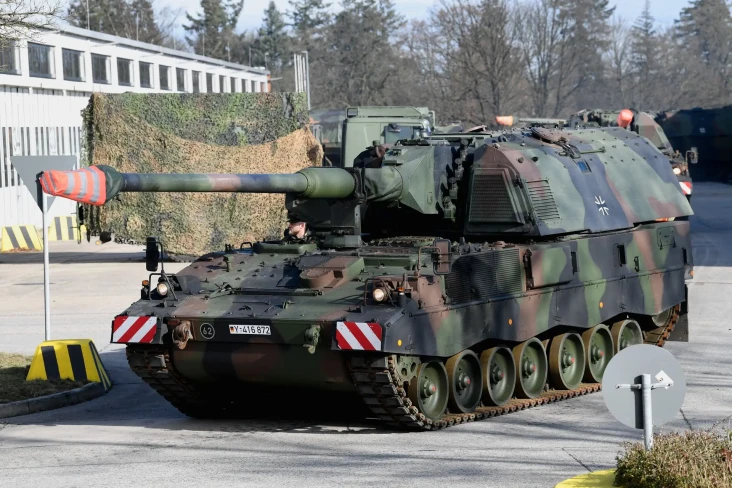 7 Howitzer Jerman Tiba...