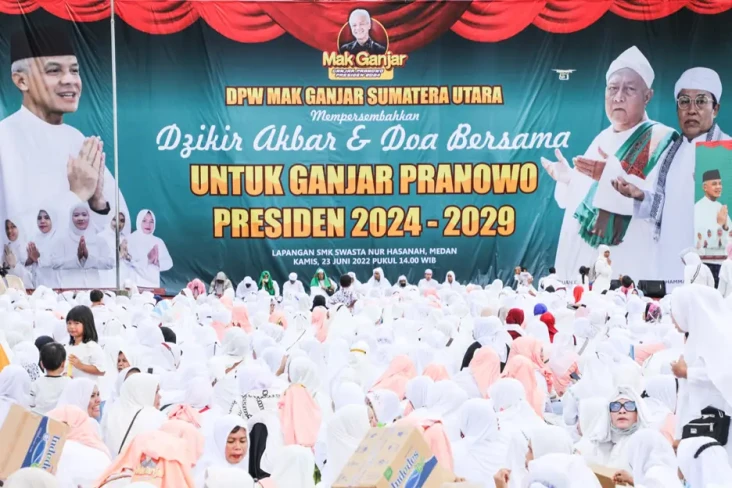 Ribuan Mak Ganjar dan...