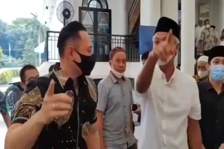 Usai Salat Jumat, AHY...