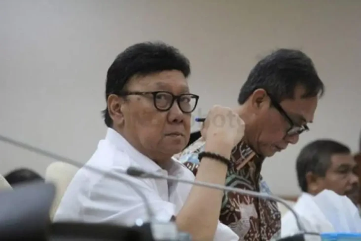 Tjahjo Kumolo Sakit,...