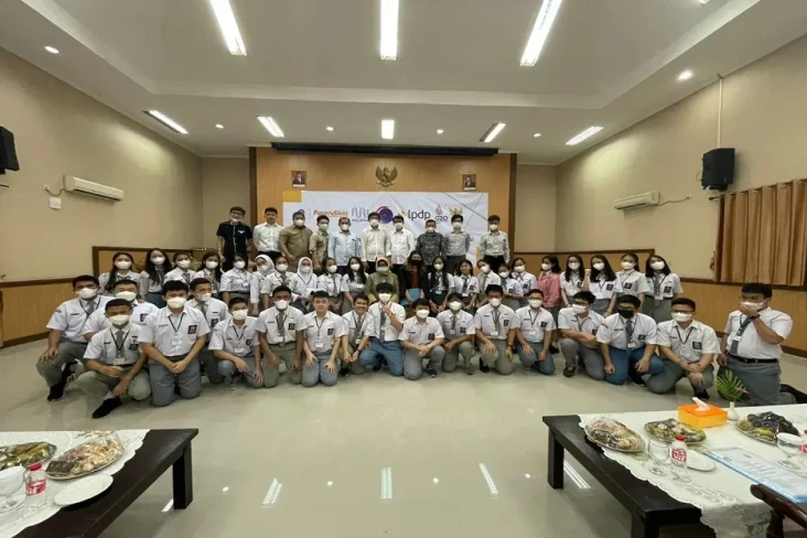 39 Pelajar Raih Beasiswa...