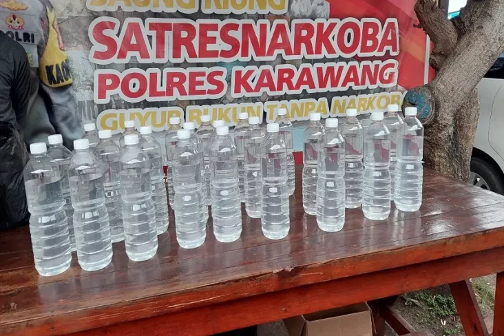 8 Orang Tewas, Polisi...