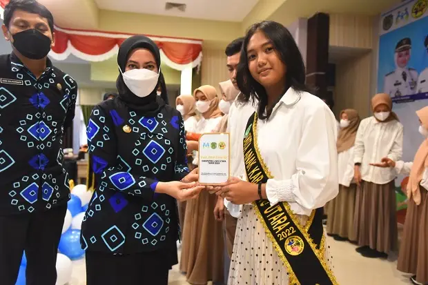 5 Anak di Lutra Dinobatkan...