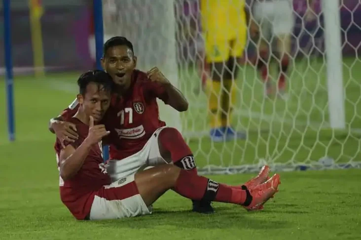 Bali United Pimpin Klasemen...