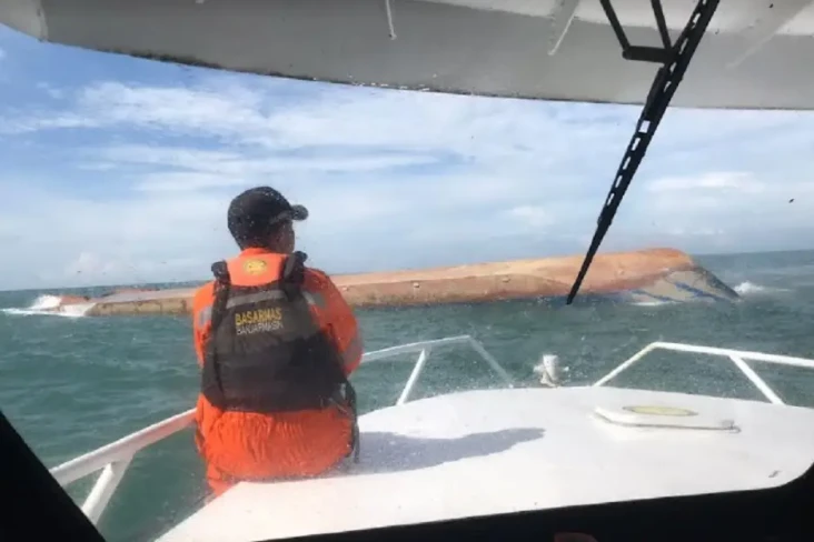 Kapal LCT Anugerah Indasah...
