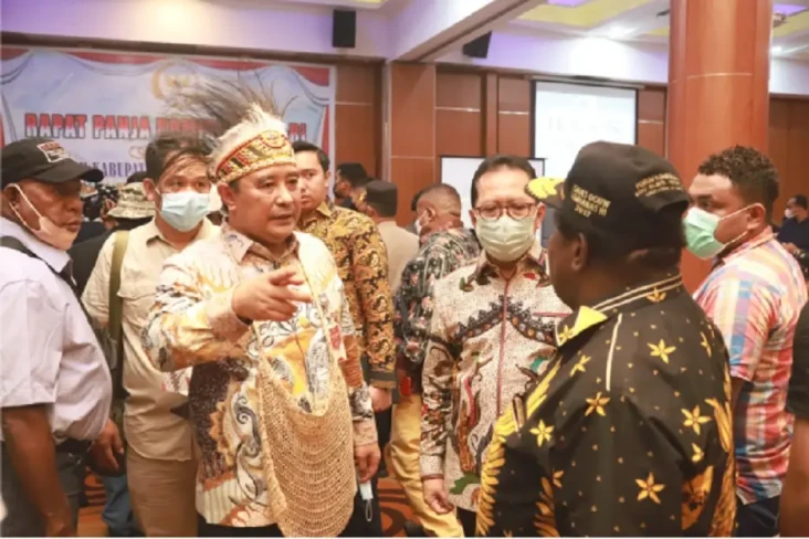 Komisi II DPR dan Pemerintah...