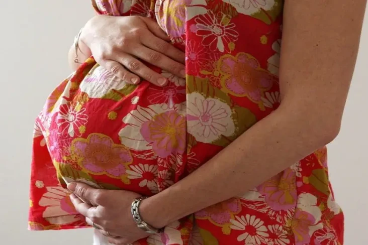 Larang Perempuan Aborsi,...