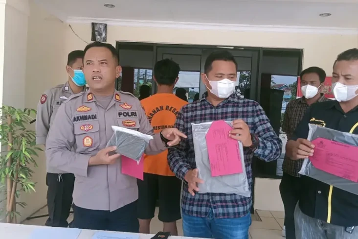 Jambret Dompet Emak-emak...