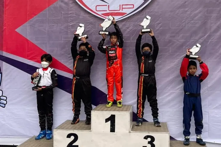 Juara 1 Kejurnas Gokart,...
