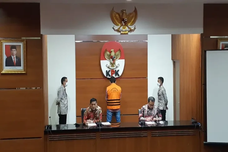 KPK Jebloskan Adik Bupati...