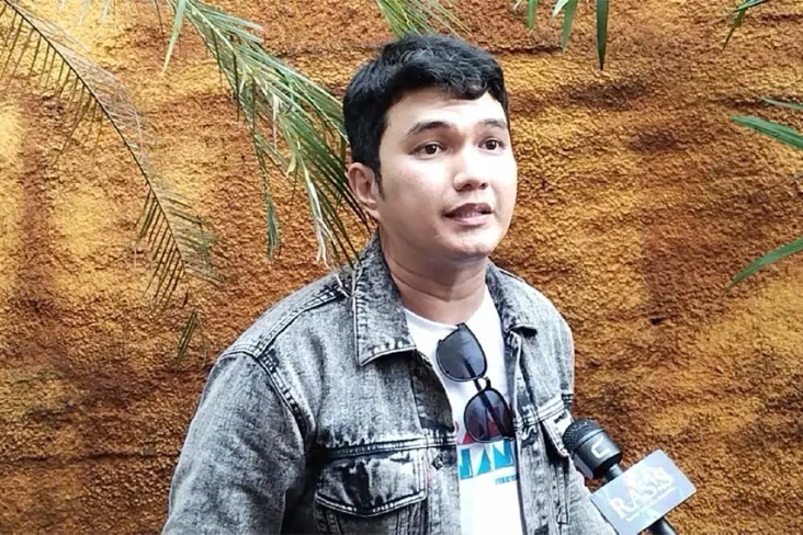 Dewi Perssik dan Angga...
