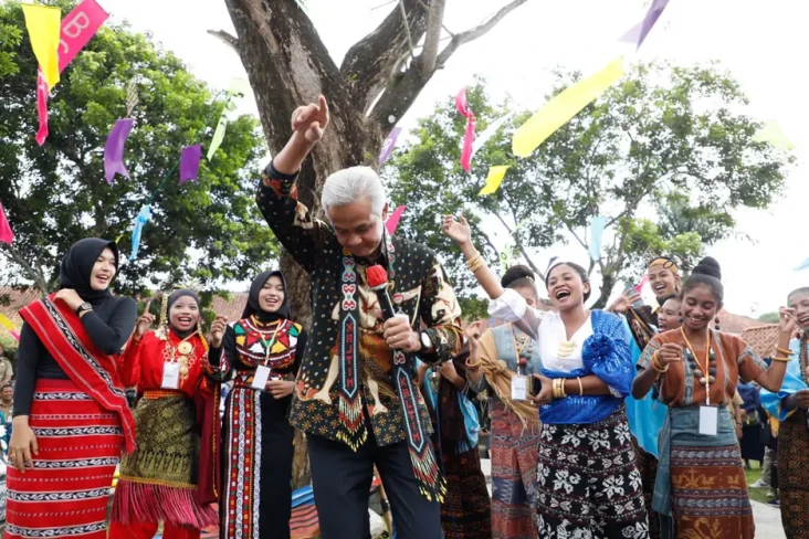 Hadiri Pembukaan Borobudur...