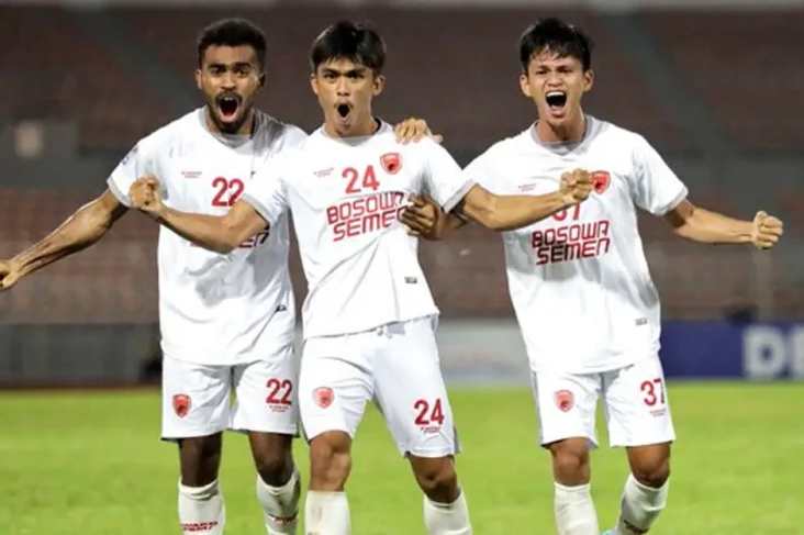 PSM Makassar Pimpin...