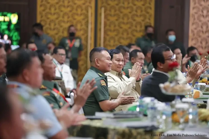 Bicara di Seminar TNI...