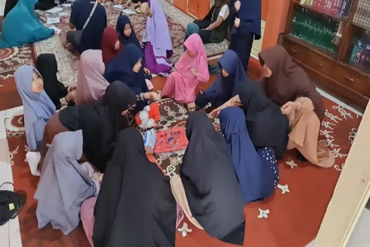 Terima Bantuan MNC Peduli,...