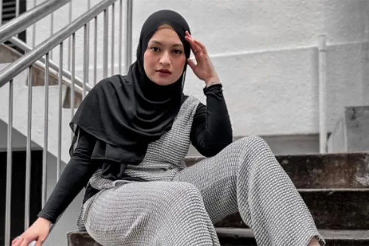 Minta Putri Delina Lupakan...