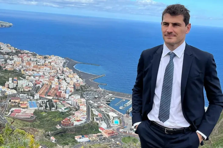 Iker Casillas Gambarkan...