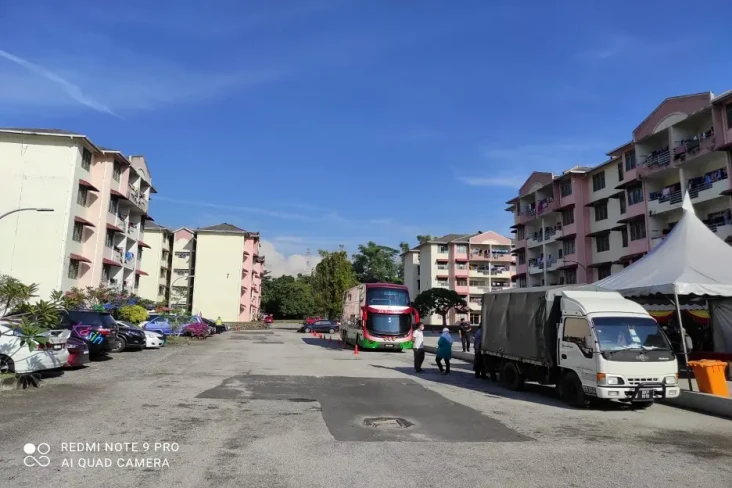 Melihat Asrama TKW di...