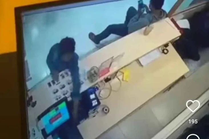 Viral Emak-emak Curi...