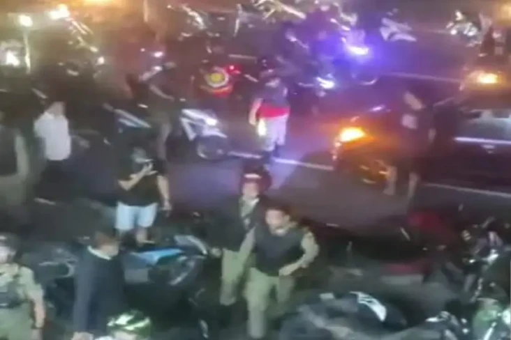 Viral, Puluhan Anggota...
