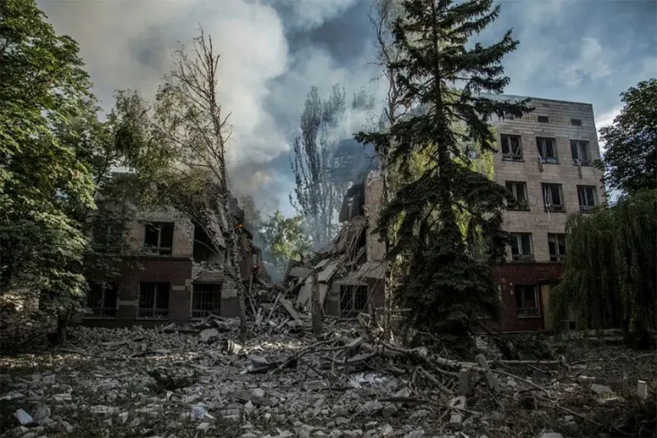 Ukraina: Serangan Rusia...