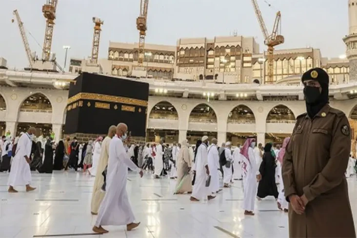 Saudi Ancam Denda Rp39,6...