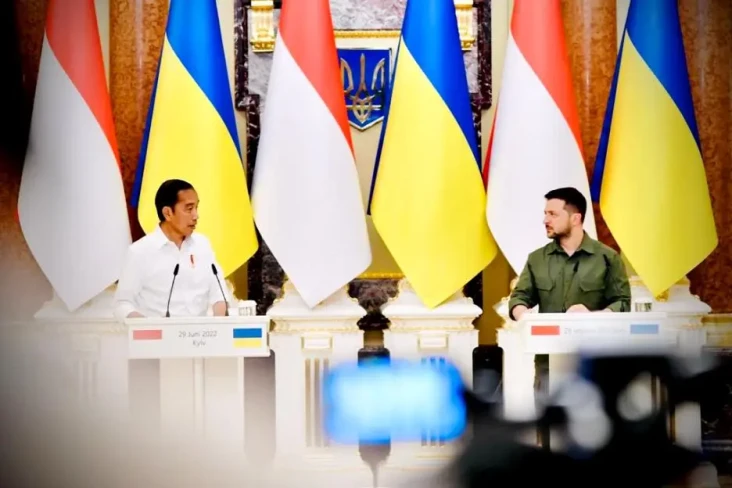 Jokowi Tawarkan Diri...