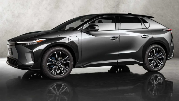 Hadirkan bZ4X, Toyota...