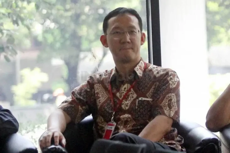 Profil Sunny Tanuwidjaja,...